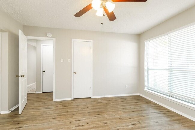 Building Photo - 4703 Lost Lake Ln
