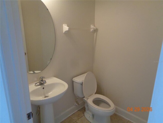 Building Photo - 210 Woodhouse Ln