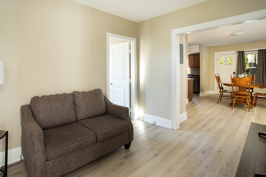 Building Photo - 53 Bowker Terrace