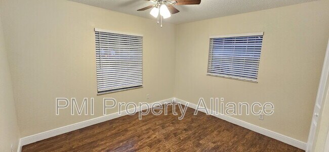 Building Photo - 703 Sunbury Ct