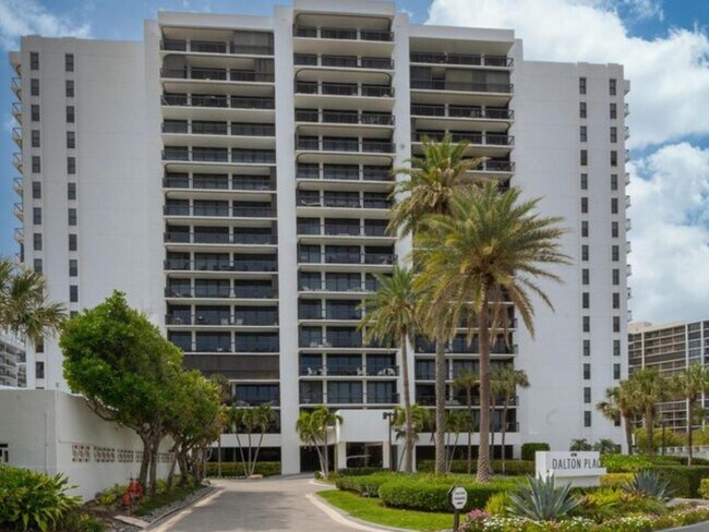 Primary Photo - 4748 S Ocean Blvd