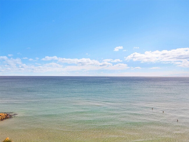 Building Photo - 1239 Hillsboro Mile