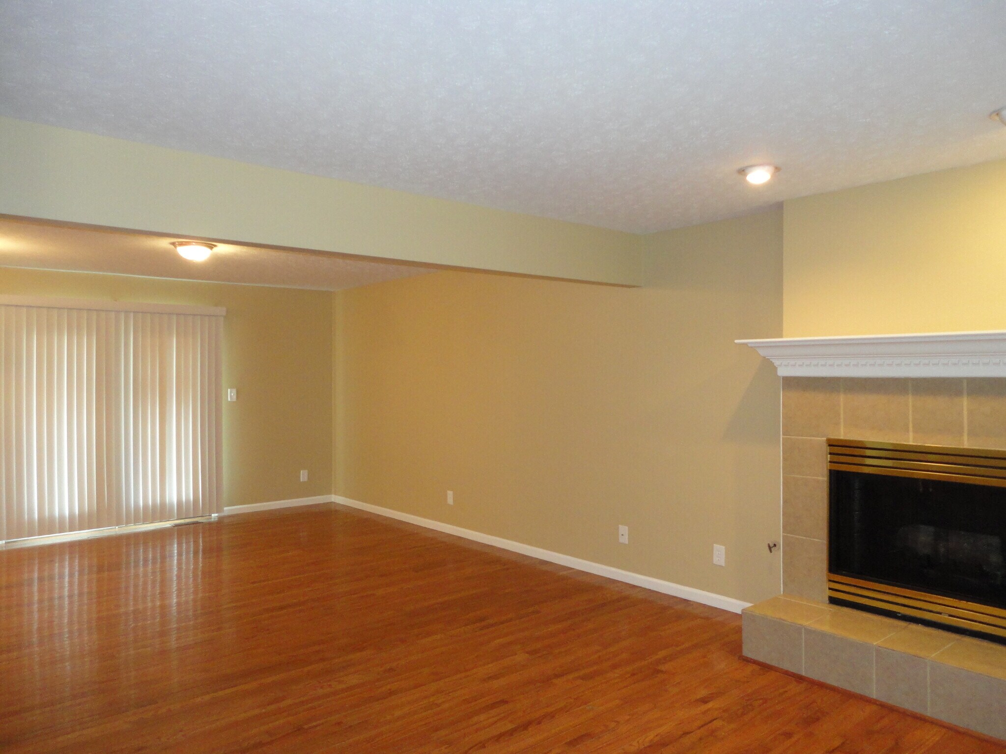 Building Photo - 912 N Garver Rd