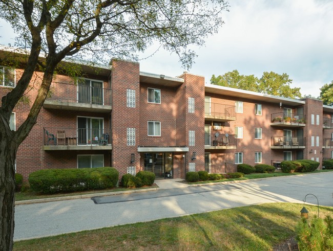 Residential Building - Lansdowne Towers Apartments