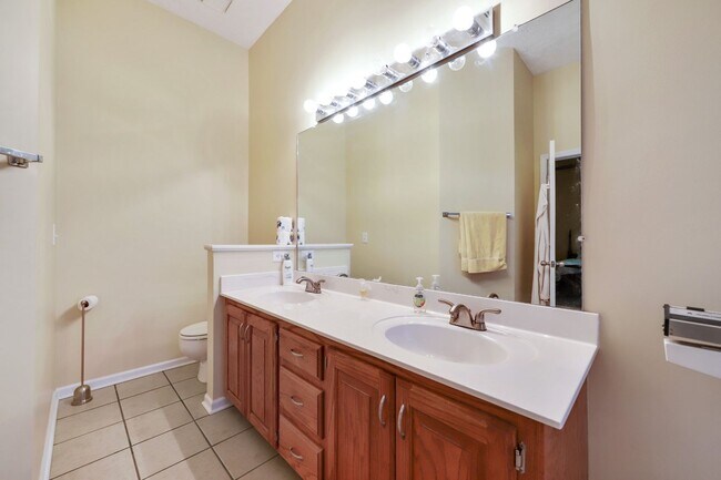 Building Photo - FOR LEASE: SINGLE-FAMILY HOME IN MJ!