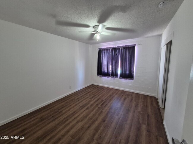 Building Photo - 3945 W Orange Dr