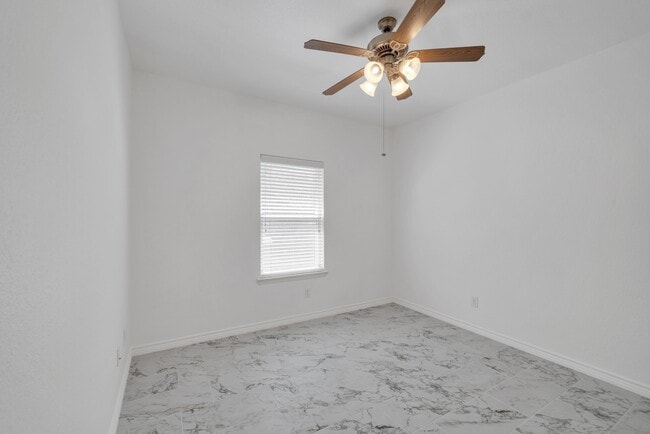 Building Photo - 16419 Dover Mills Dr