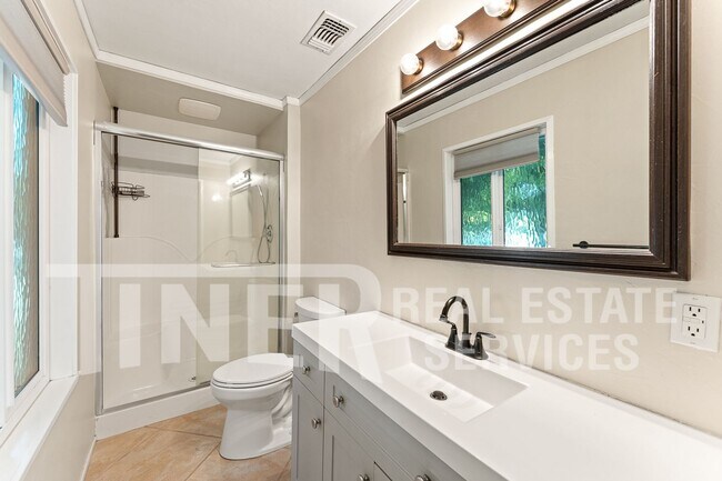 Building Photo - 705 Orange Grove Way