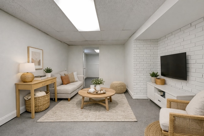 Building Photo - Renovated 3BR Home with Basement & Pet-Friendly Yard in KC