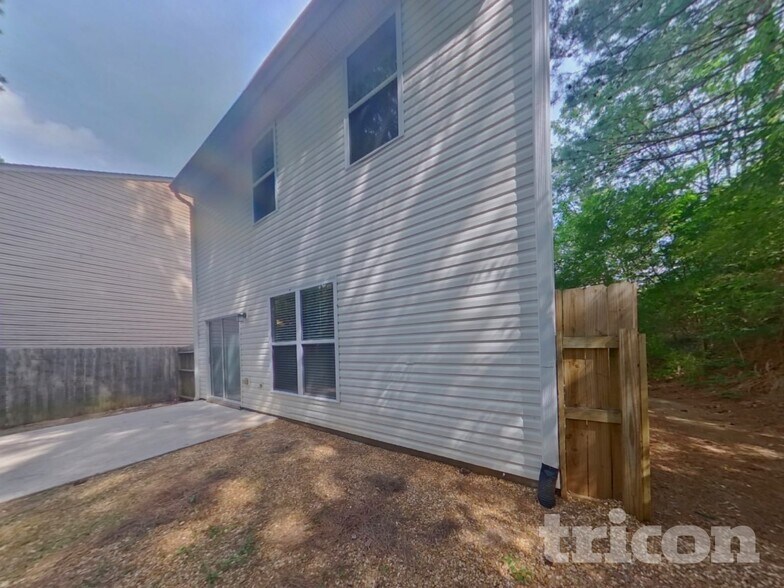 Building Photo - 750 Mountain Laurel Dr