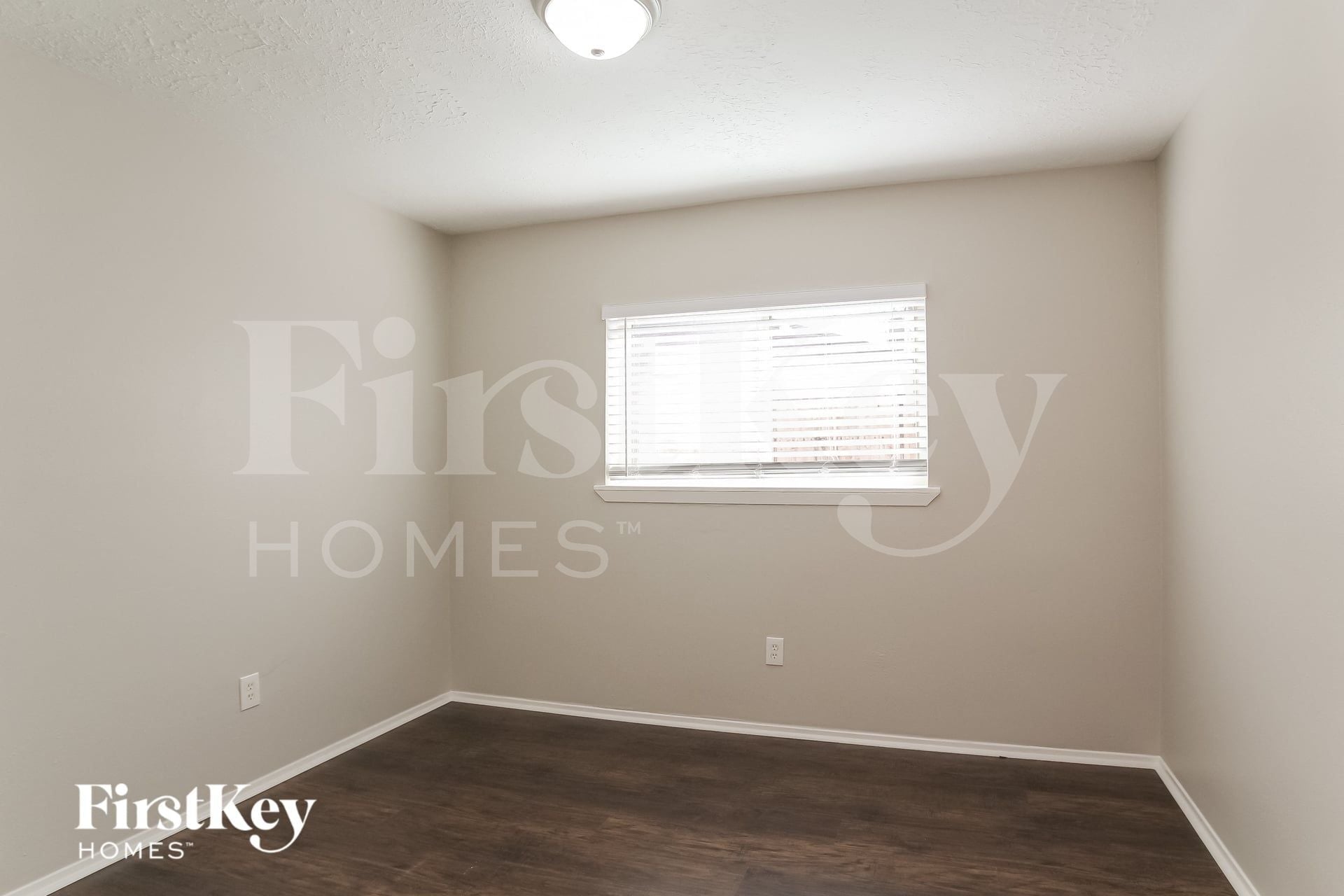 Building Photo - 3818 Rosemont Dr