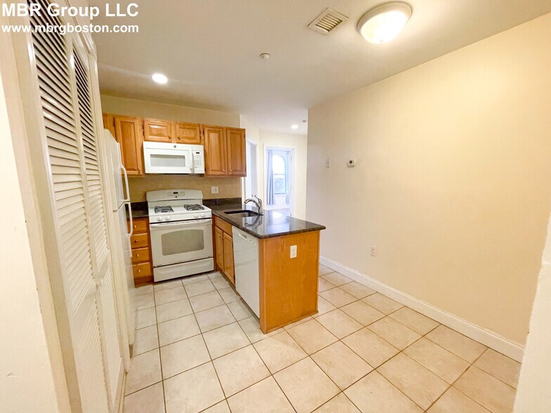 504 - 95 Westland Ave