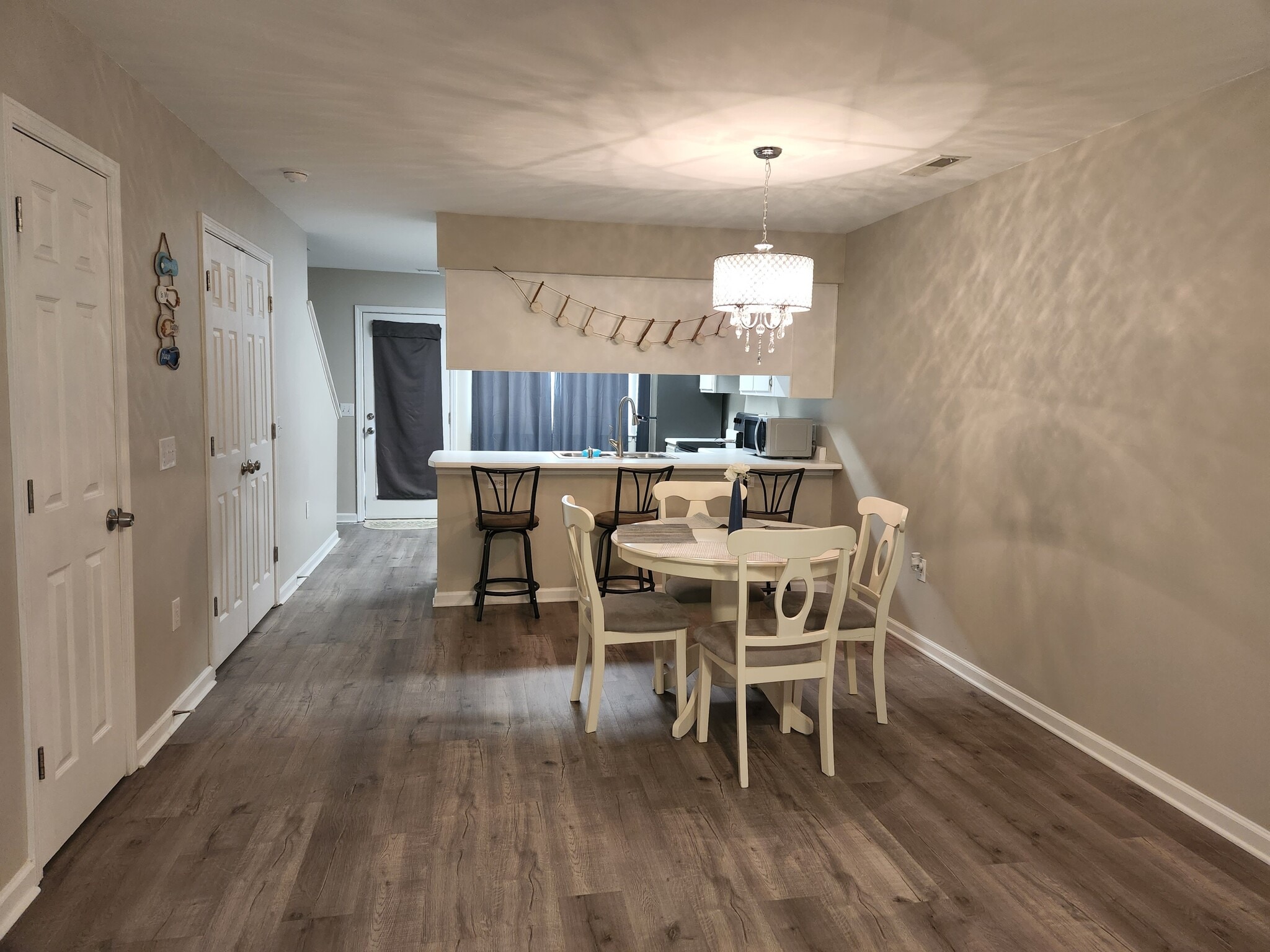 Dining room - 614 3rd Ave S