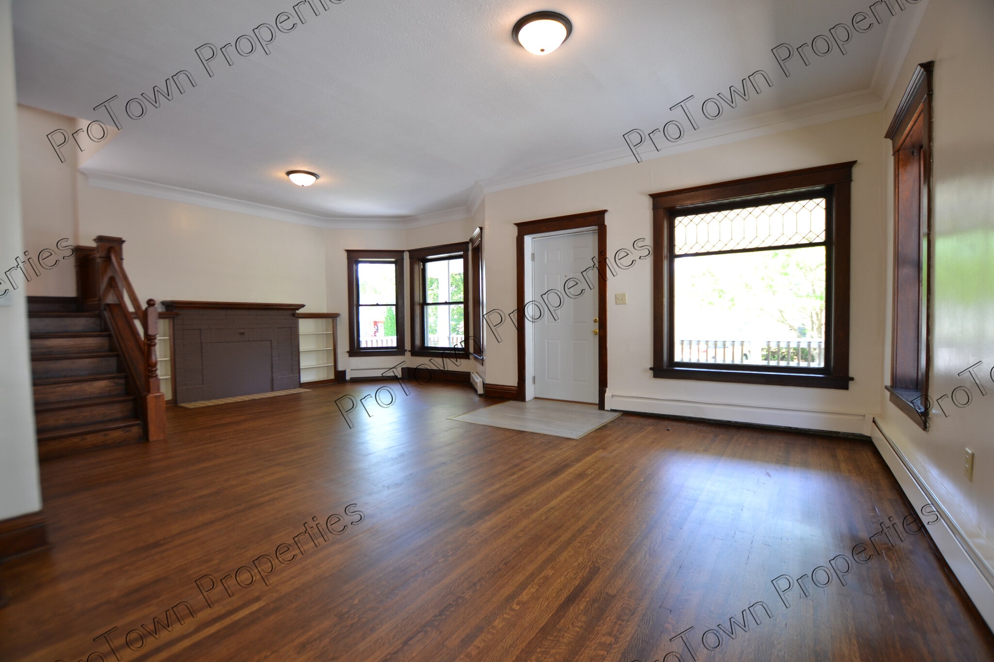 Building Photo - 208 N Hickory St