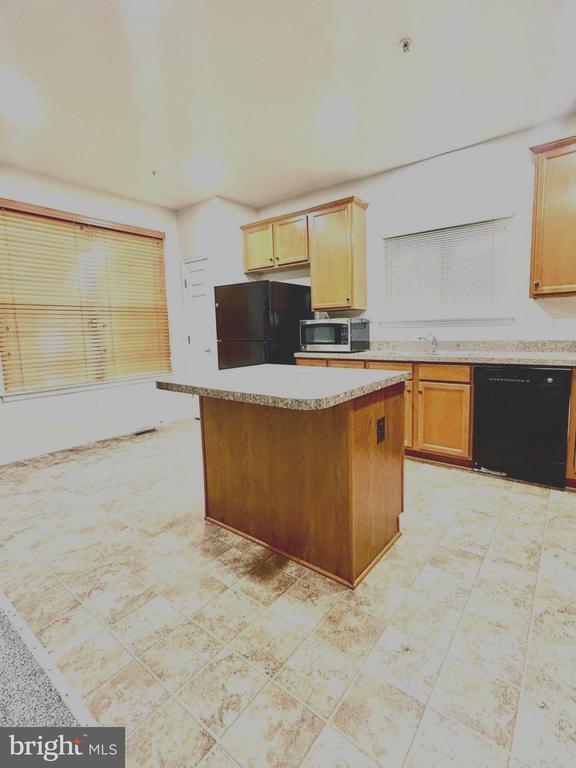 Building Photo - 3565 Eagle Ridge Dr