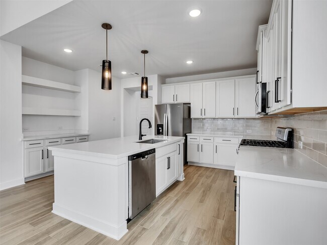 Building Photo - 31422 Weathered Cabin Ct