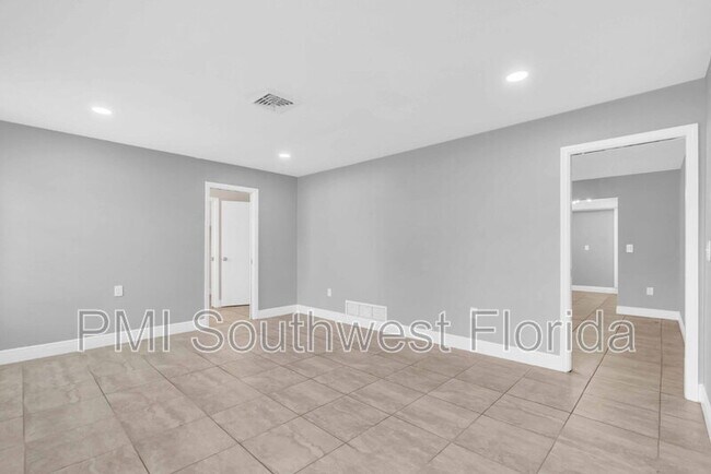 Building Photo - 2006 S Beneva Rd