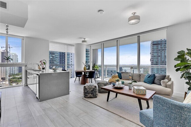 Primary Photo - 1080 Brickell Ave