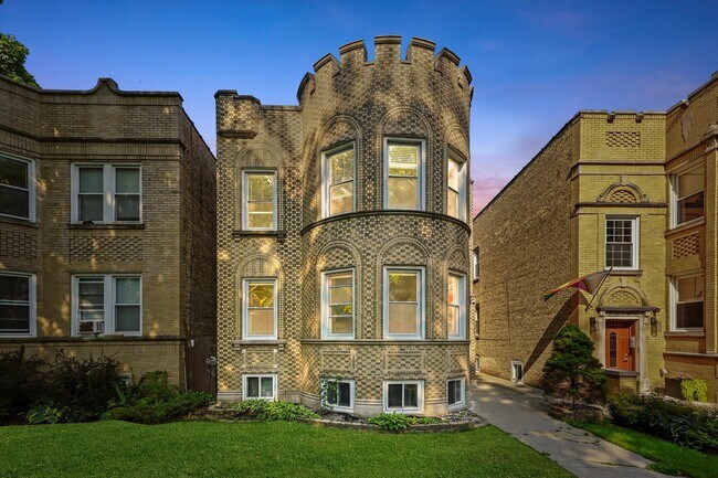 Building Photo - 5804 N Artesian Ave