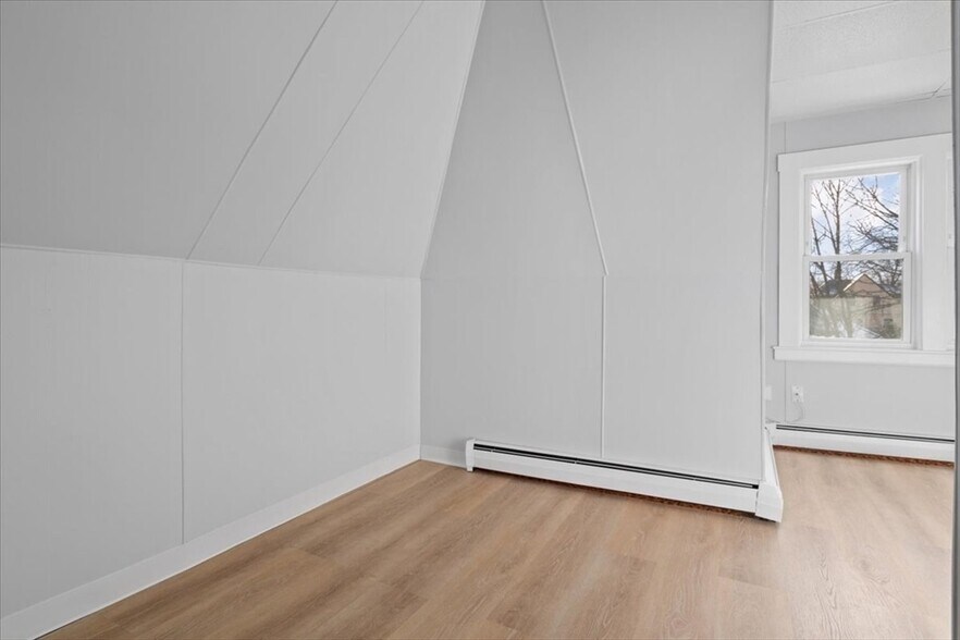 Building Photo - 53 Cranch St