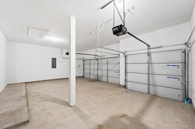Building Photo - 5702 Diamond Dust Dr
