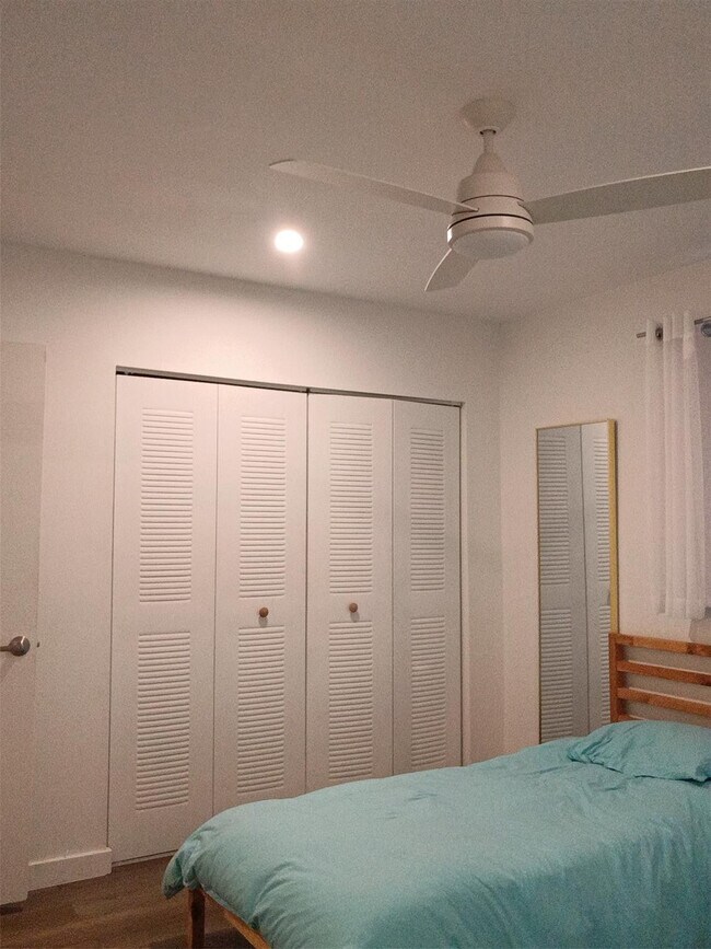 Building Photo - 3351 NW 85th Ave