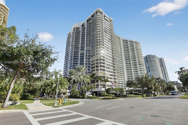 Building Photo - 20185 E Country Club Dr
