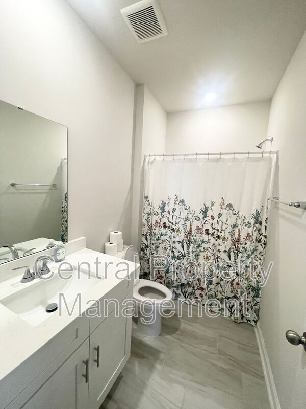 Building Photo - 671 Cozy Blf Rd