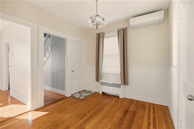 Building Photo - 65 Maple Ave