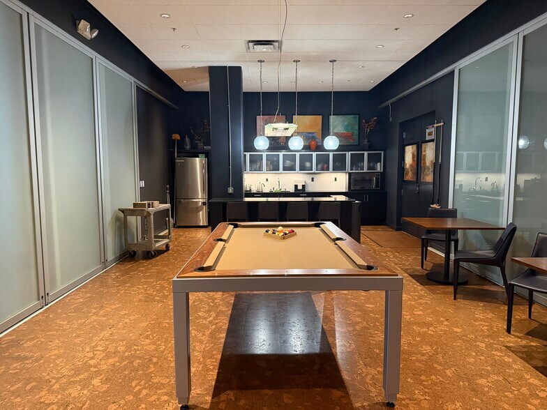 Building Photo - 3104 Western Ave