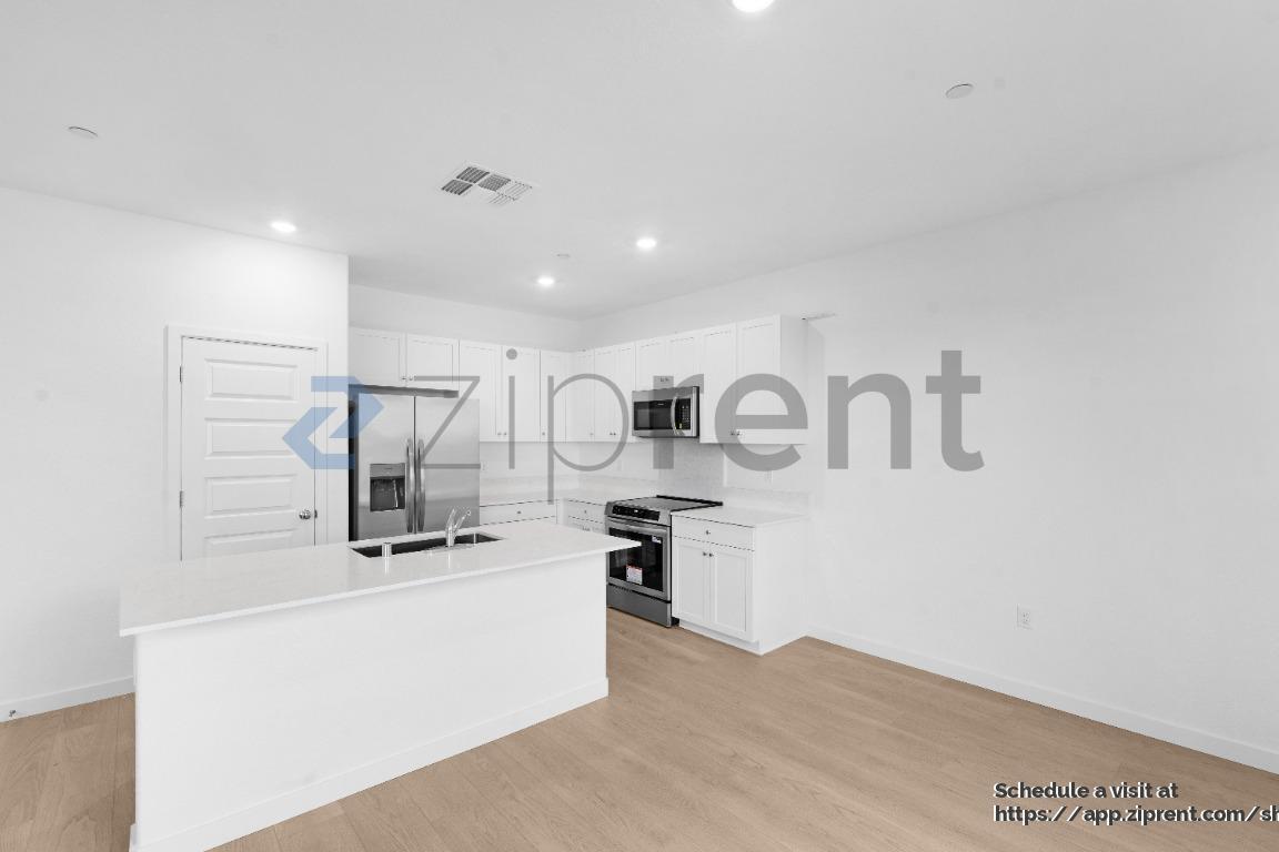 Building Photo - 8495 Anker Wy