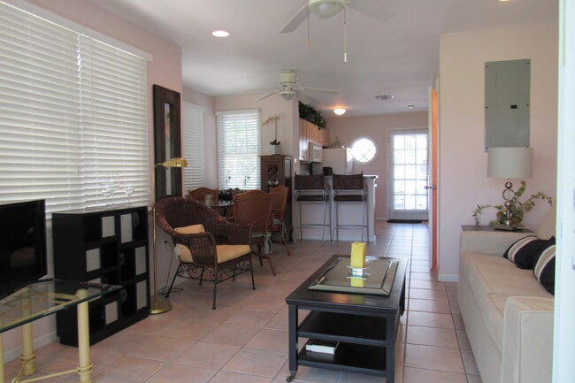 Building Photo - Fully Furnished 2 Bed 1.5 bath Home in the Key West Golf Club Community