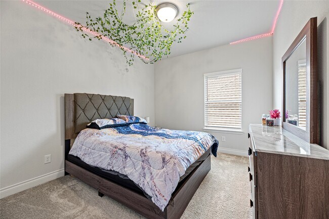 Building Photo - 6938 Amberwing Wy