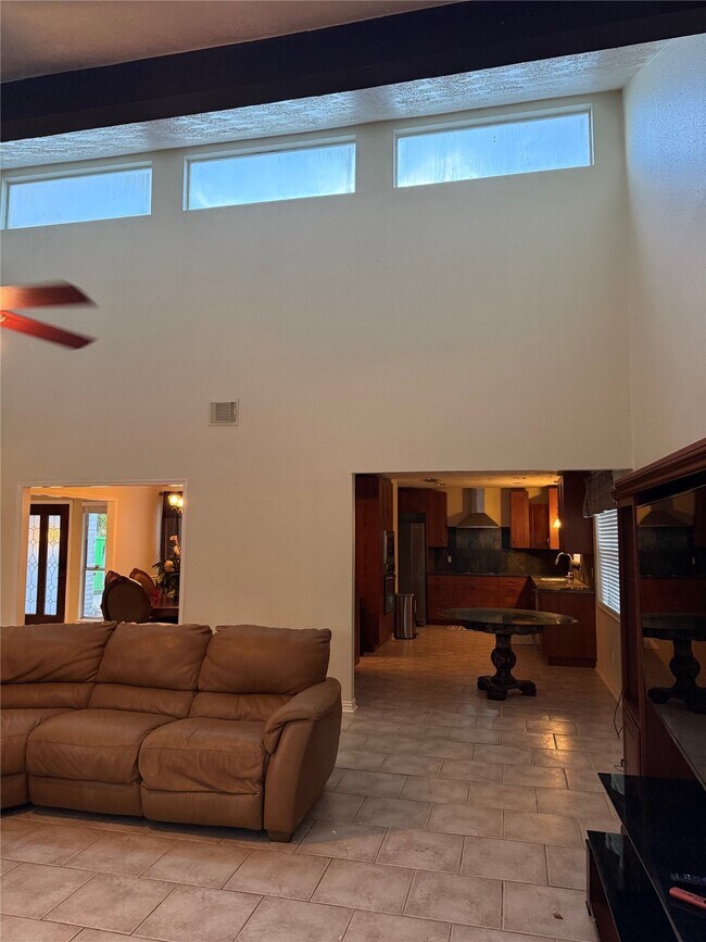 Building Photo - 2902 Arrowhead Dr