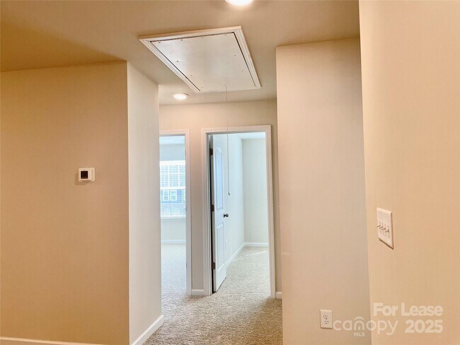 Building Photo - 403 Wescott St