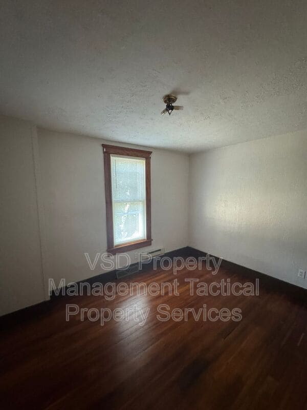 Building Photo - 2907 Oakwood Ave