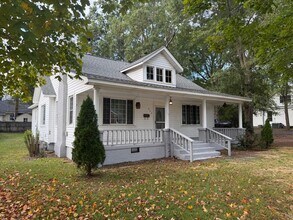 Building Photo - Freshly Renovated Clover Charmer — Walk to...