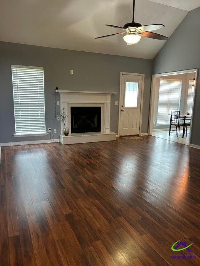 Building Photo - 117 Meadow View Dr