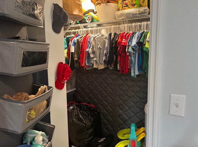 Building Photo - 1212 Doris Ave