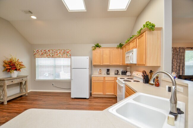 Building Photo - 24407 Pepperrell Pl St