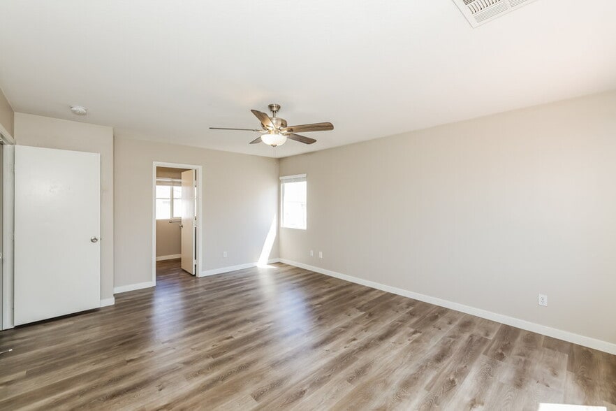 Building Photo - 951 Ostrich Fern Ct