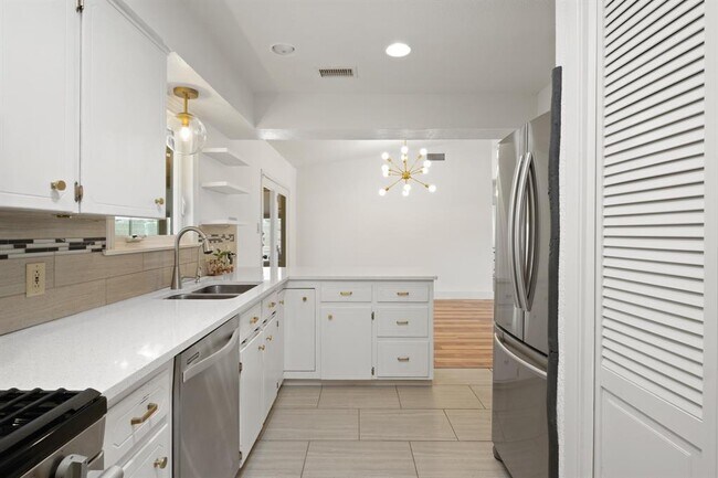 Building Photo - 8507 Spearman Dr