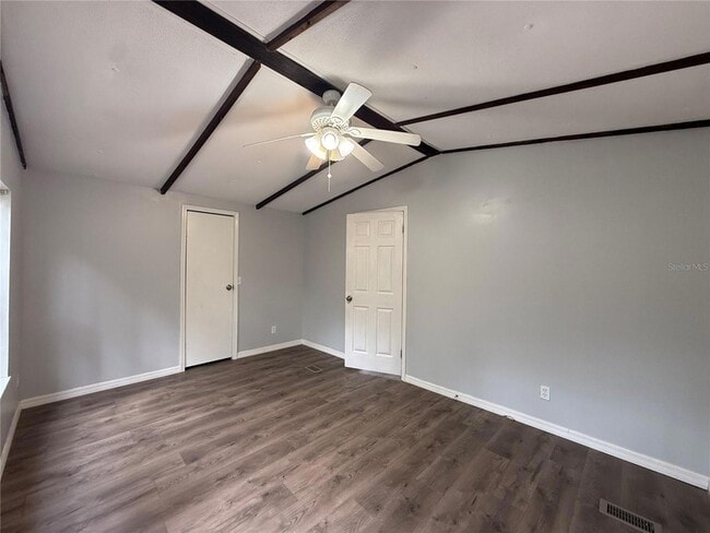 Building Photo - 8824 Overlook Dr