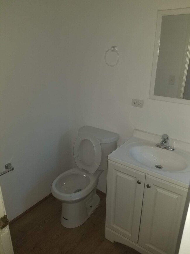 Building Photo - 1720 S Racine Ave