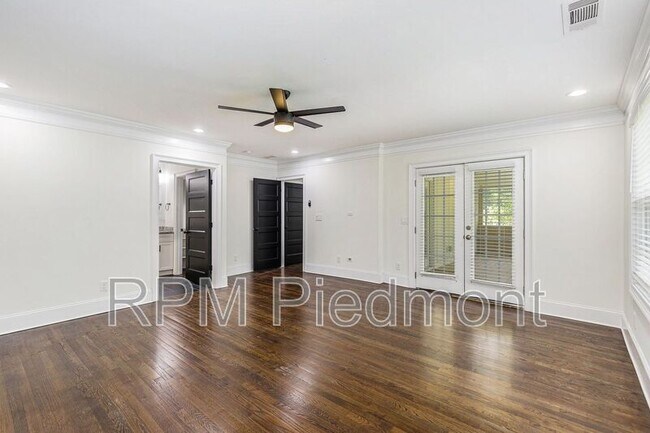 Building Photo - 1355 Westview Dr SW