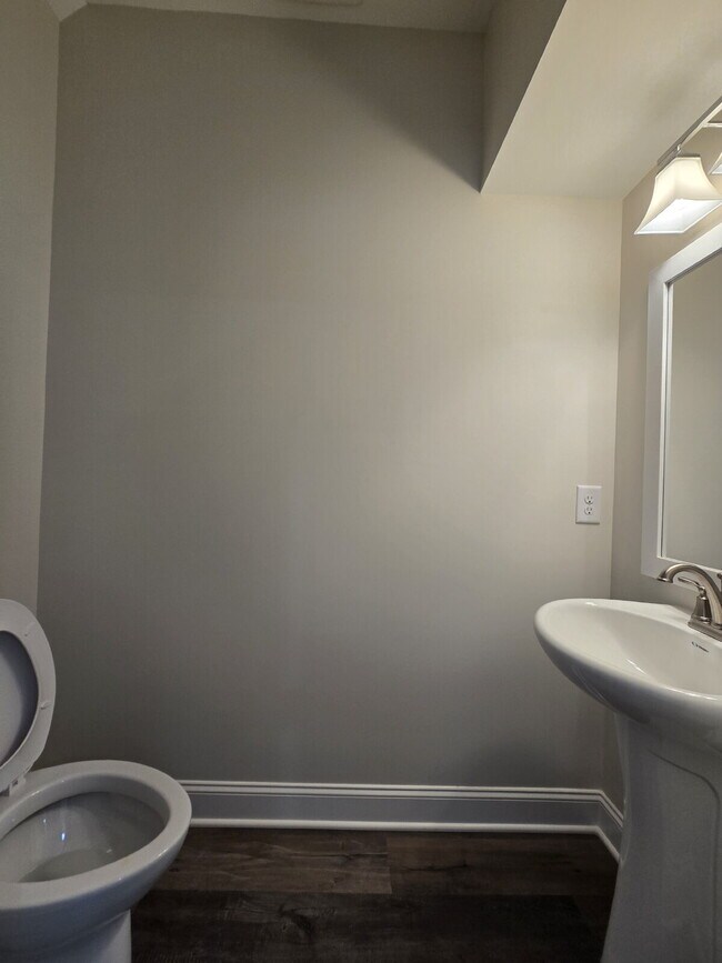 Building Photo - 2 Bedroom Townhomes Near Downtown Mebane for $1495