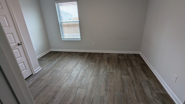 Building Photo - 104 Ellie Wy