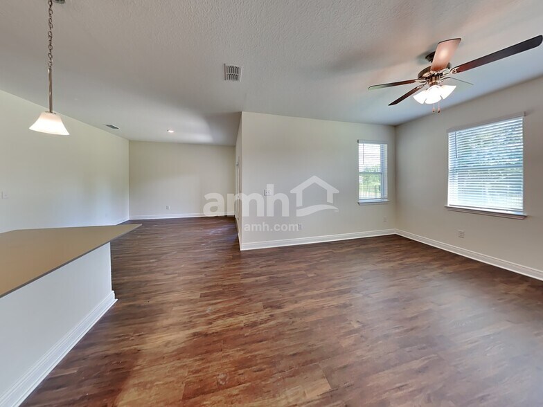 Building Photo - 20506 Calla Lily Dr