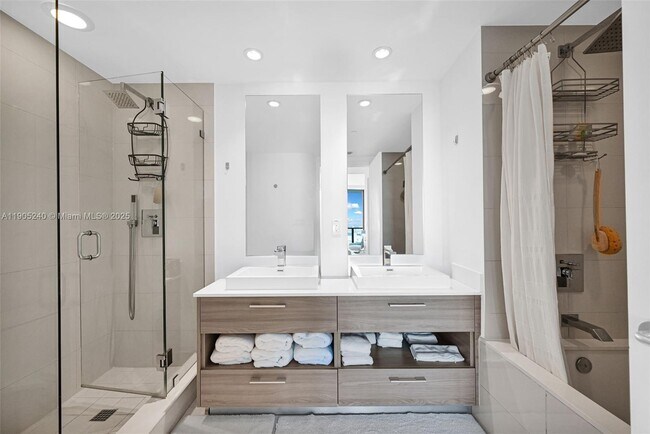 Building Photo - 1300 S Miami Ave