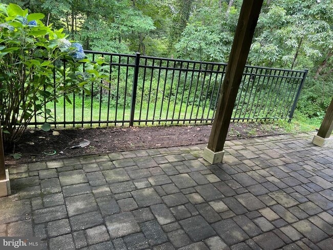 Building Photo - 8400 Cedarcreek Ct